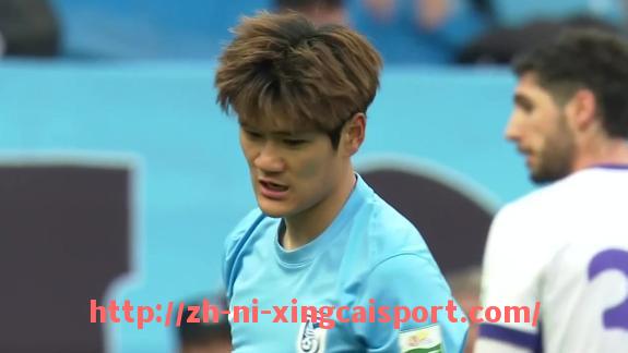 杏彩体育-英超球员卡match事件回顾及赛场影响